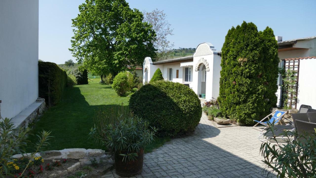 Gaestehaus Fischbach Jois Exterior photo